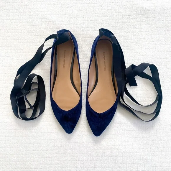 Banana Republic Navy Blue Velvet Aurora Ankle Strap Flats, Size 7.5 - Picture 2 of 5